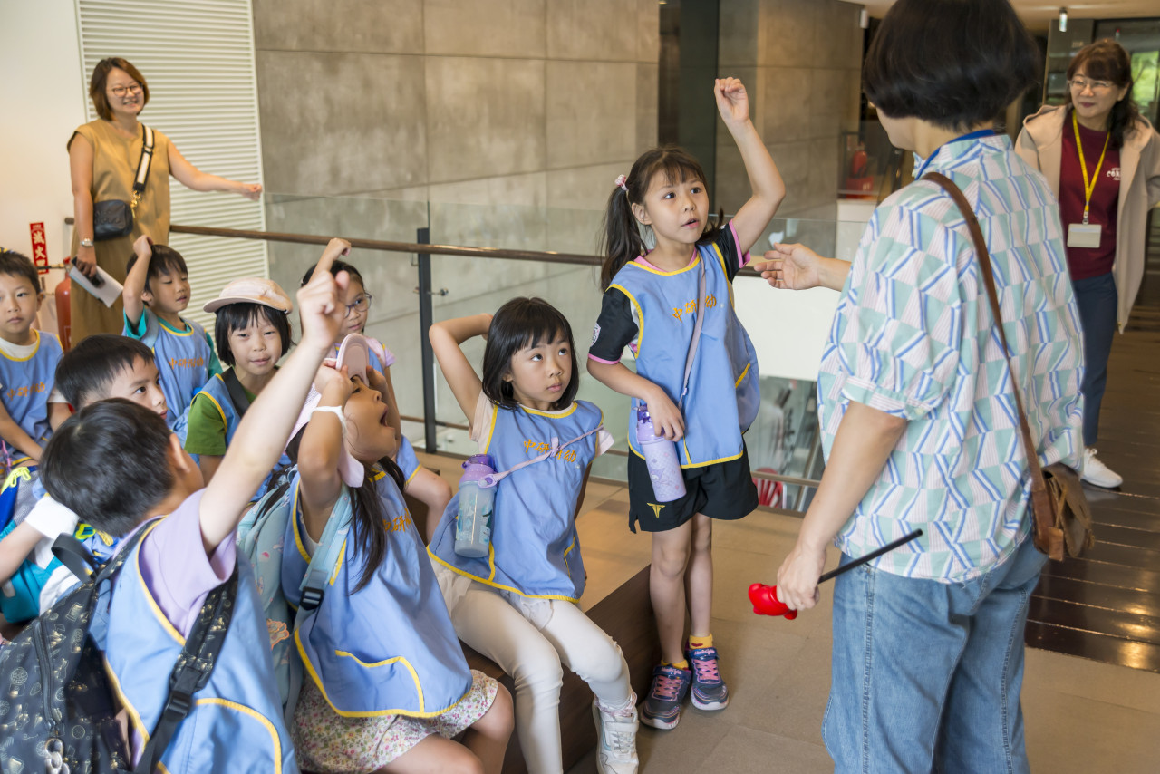 棒打老虎雞吃蟲｜甲骨文遊戲卡牌 - 2026中研附幼參訪活動
