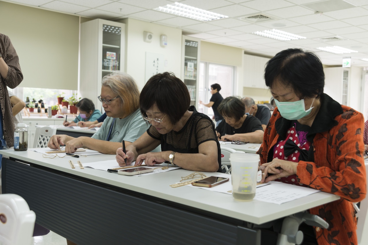 邊聊漢簡、編寫木簡 - 歷史文物陳列館X臺北市立聯合醫院