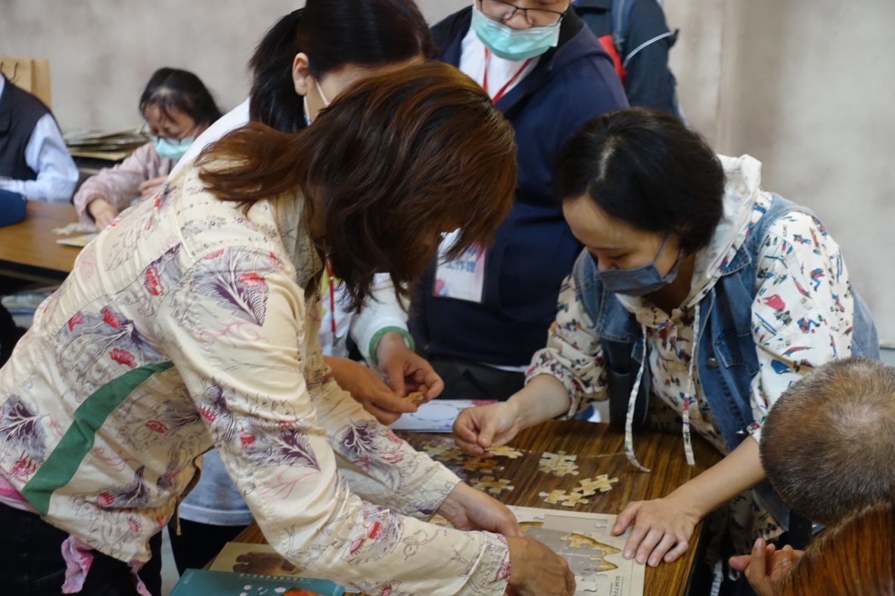 「綴合甲骨、解密遠古」拼圖體驗工作坊 - 臺北聯醫111年失智月活動