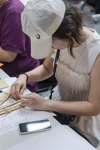 邊聊漢簡、編寫木簡（9/22） - 113年國際失智月特展｜社會處方箋響應工作坊