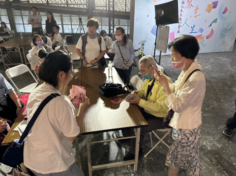 甲骨文這樣玩2.0玩出你的人生卡牌 - 112年失智月特展｜博物館處方箋