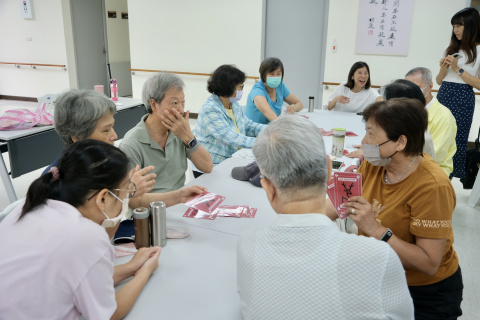 甲骨文這樣玩2.0玩出你的人生卡牌 - 歷史文物陳列館X臺北市立聯合醫院