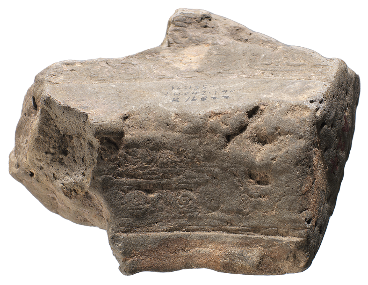 Tri-Sectioned Yu Flask and Its Clay Mold