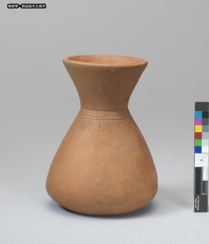 Jar with Angular Shoulder and Flat Bottom