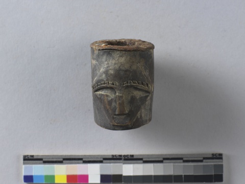 Head-shaped wooden Pipe