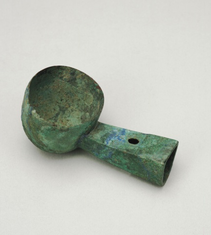 Bronze Spoon and Jade Dagger-axe