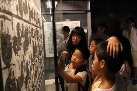 V-1 Story House