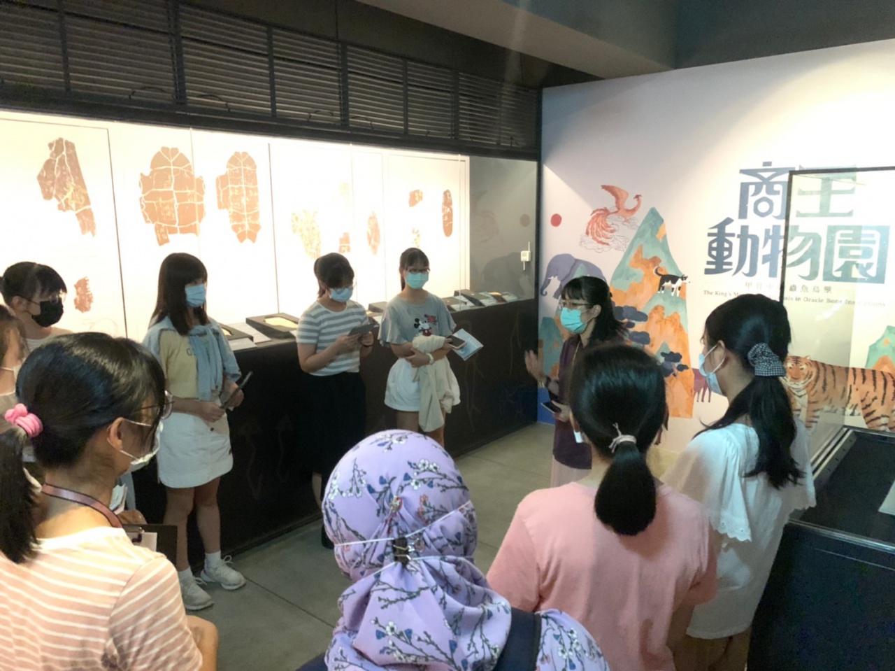 English excursion learning visit of Taipei City Walker, Taipei First Girls High School