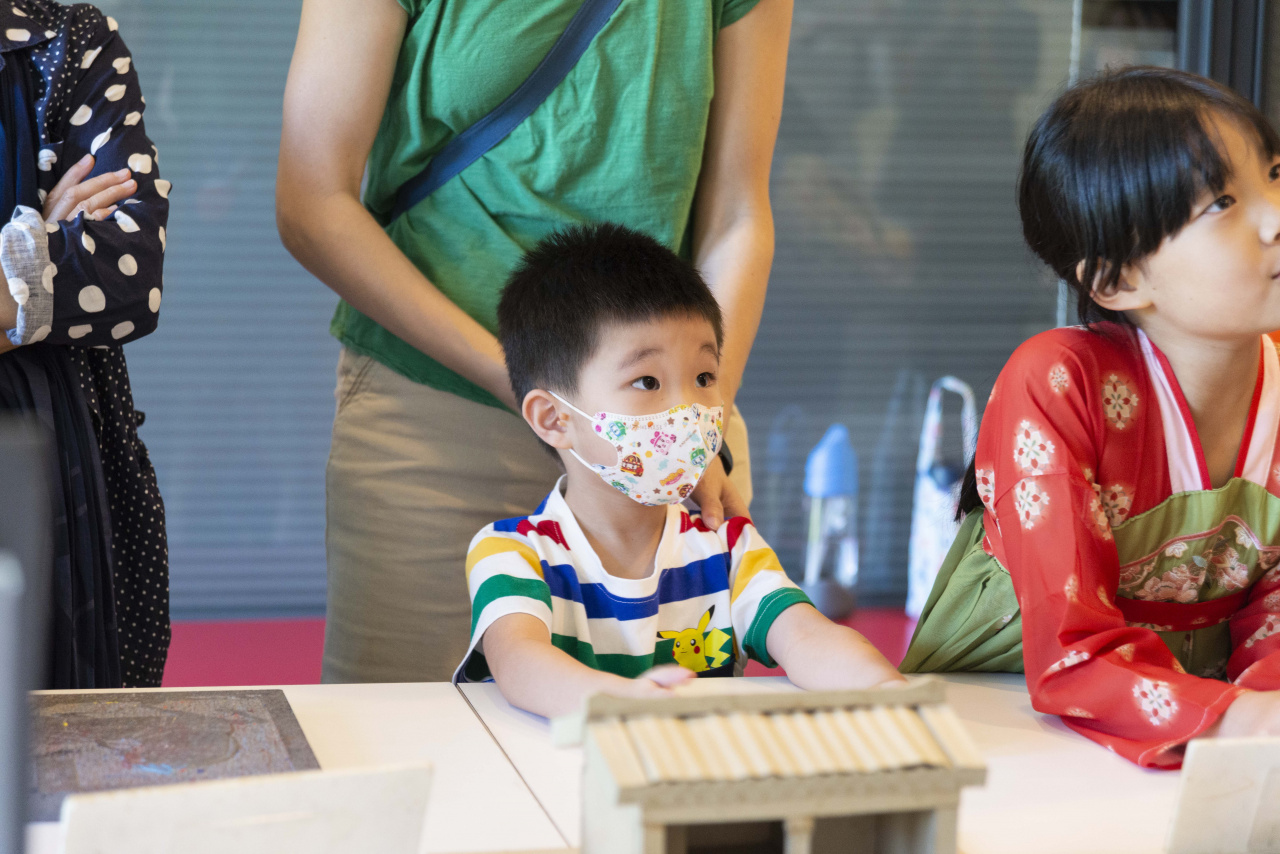 Lend a Han-d with Storytelling (5/27) - MIHP Activities for the 2023 518 International Museum Day