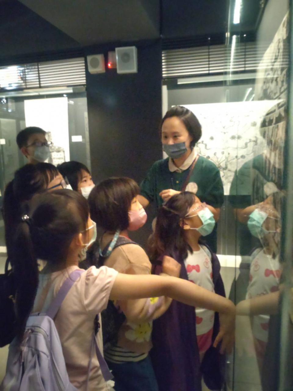 Lend a Han-d with Storytelling (5/20) - MIHP Activities for the 2023 518 International Museum Day