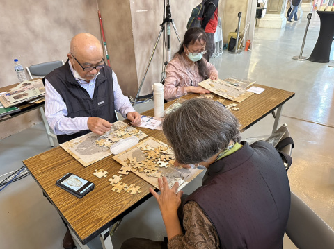 “Assembling Oracle Bones, Puzzling Out Secrets” Jigsaw Puzzle Workshop - 臺北聯醫111年失智月活動