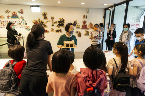 Lend a Han-d with Storytelling (5/20) - MIHP Activities for the 2023 518 International Museum Day