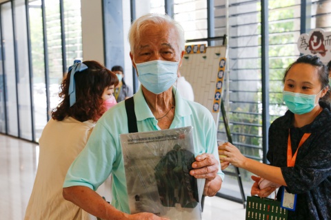 Fetch and Boil Water to Bathe!  - The MIHP’s 2022 Social Prescription Activity