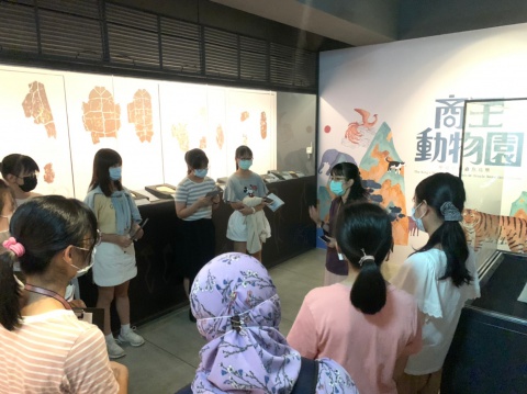 English excursion learning visit of Taipei City Walker, Taipei First Girls High School