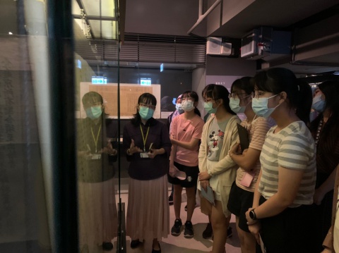 English excursion learning visit of Taipei City Walker, Taipei First Girls High School