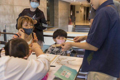 邊聊漢簡、編寫木簡 - 2024中研院Open House（10/12兒童科普日）