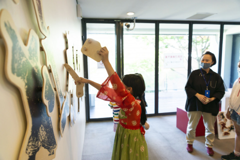 Lend a Han-d with Storytelling (5/27) - MIHP Activities for the 2023 518 International Museum Day