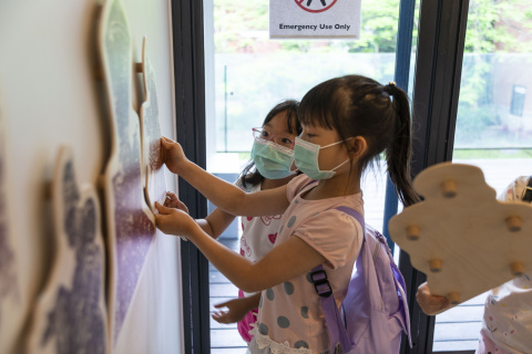 Lend a Han-d with Storytelling (5/20) - MIHP Activities for the 2023 518 International Museum Day