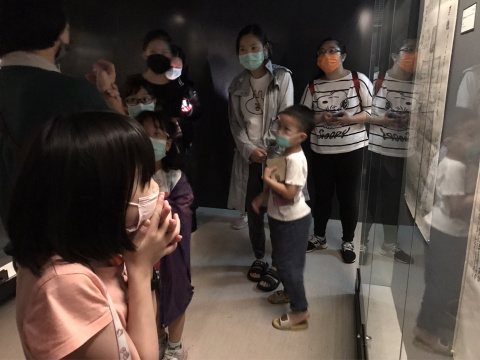 Lend a Han-d with Storytelling (5/20) - MIHP Activities for the 2023 518 International Museum Day