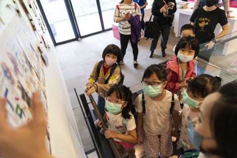 Lend a Han-d with Storytelling (5/20) - MIHP Activities for the 2023 518 International Museum Day