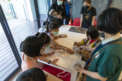 Lend a Han-d with Storytelling (5/20) - MIHP Activities for the 2023 518 International Museum Day