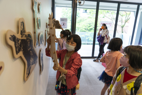 Lend a Han-d with Storytelling (5/20) - MIHP Activities for the 2023 518 International Museum Day
