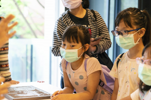 Lend a Han-d with Storytelling (5/20) - MIHP Activities for the 2023 518 International Museum Day