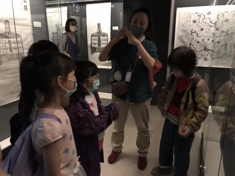 Lend a Han-d with Storytelling (5/20) - MIHP Activities for the 2023 518 International Museum Day
