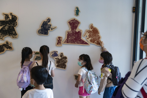 Lend a Han-d with Storytelling (5/20) - MIHP Activities for the 2023 518 International Museum Day