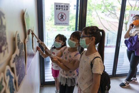 Lend a Han-d with Storytelling (5/20) - MIHP Activities for the 2023 518 International Museum Day