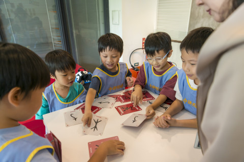 棒打老虎雞吃蟲｜甲骨文遊戲卡牌 - 2026中研附幼參訪活動
