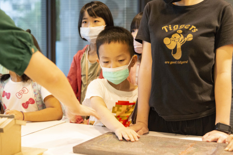 Lend a Han-d with Storytelling (5/20) - MIHP Activities for the 2023 518 International Museum Day