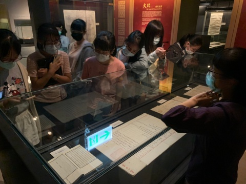 English excursion learning visit of Taipei City Walker, Taipei First Girls High School