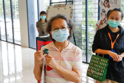 Fetch and Boil Water to Bathe!  - The MIHP’s 2022 Social Prescription Activity