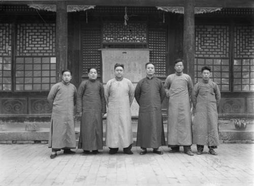 一九三六年春發掘團成員合影