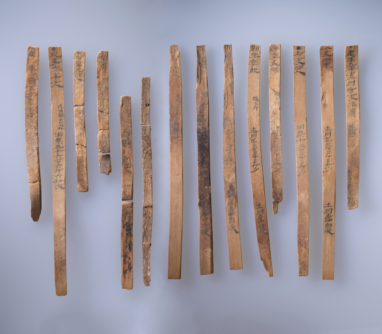 6.Restoration of the Han Dynasty Wooden Slips from Edsen-gol