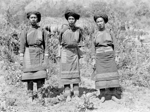 People and People: Identities and Distinctions of Ethnic Groups, Classes, and Genders 