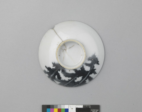 帶圈足底小瓷碟