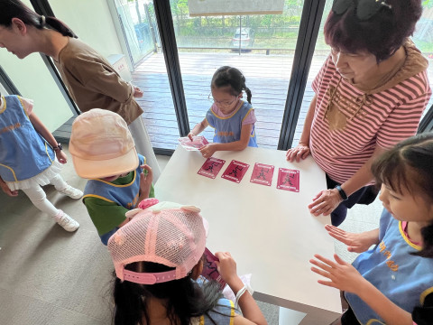 棒打老虎雞吃蟲｜甲骨文遊戲卡牌 - 2026中研附幼參訪活動