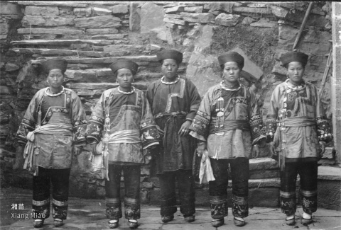 人與人：社會認同與區分