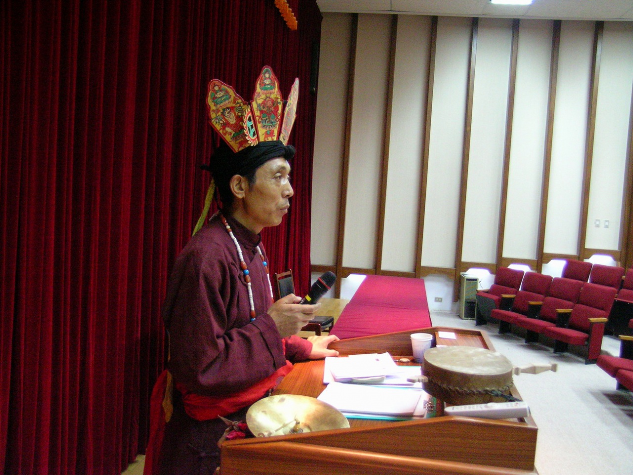 麗江納西族祭風儀式與殉情風俗